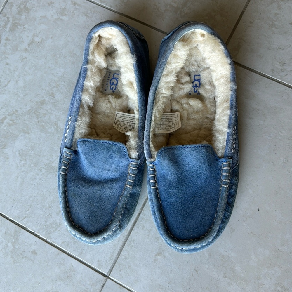 UGG ansley slipper blue sz7
